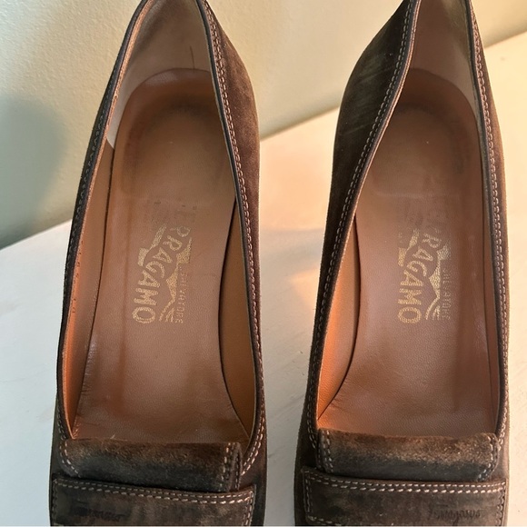 Salvatore Ferragamo Italian Olive Green Suede Heel, Loafer Style - Picture 4 of 11